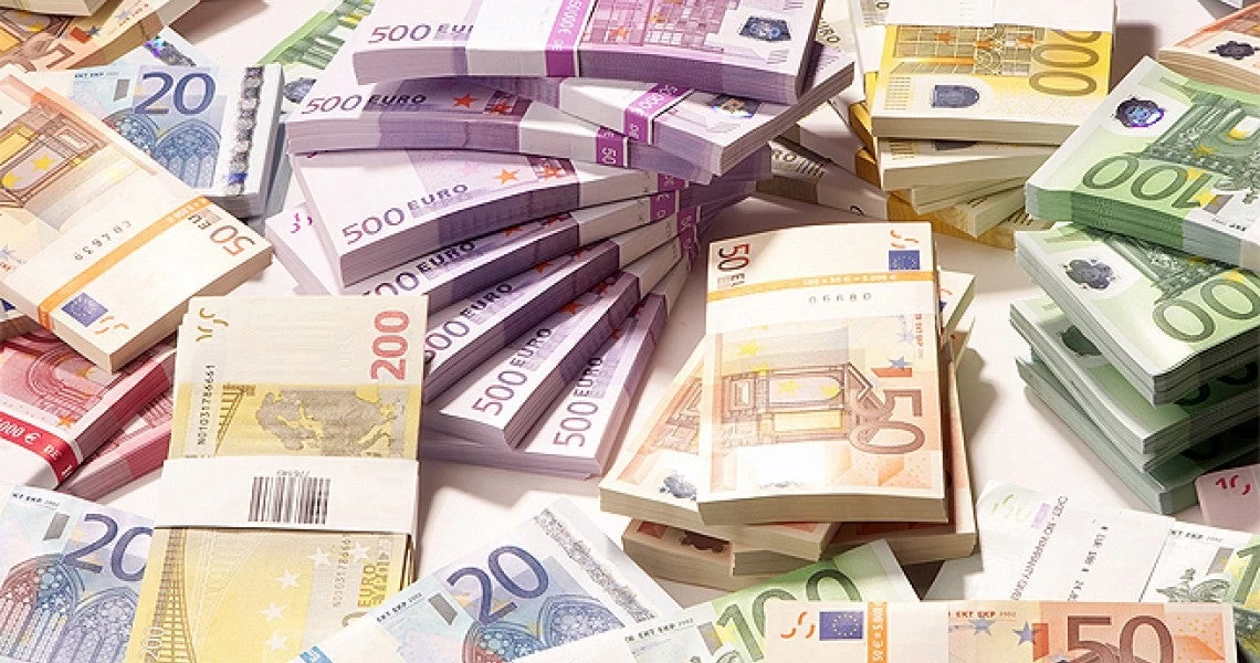 «Μοιράζει λεφτά» η Deutsche Bank: Έκανε κατά λάθος πληρωμή 28 δισ. ευρώ